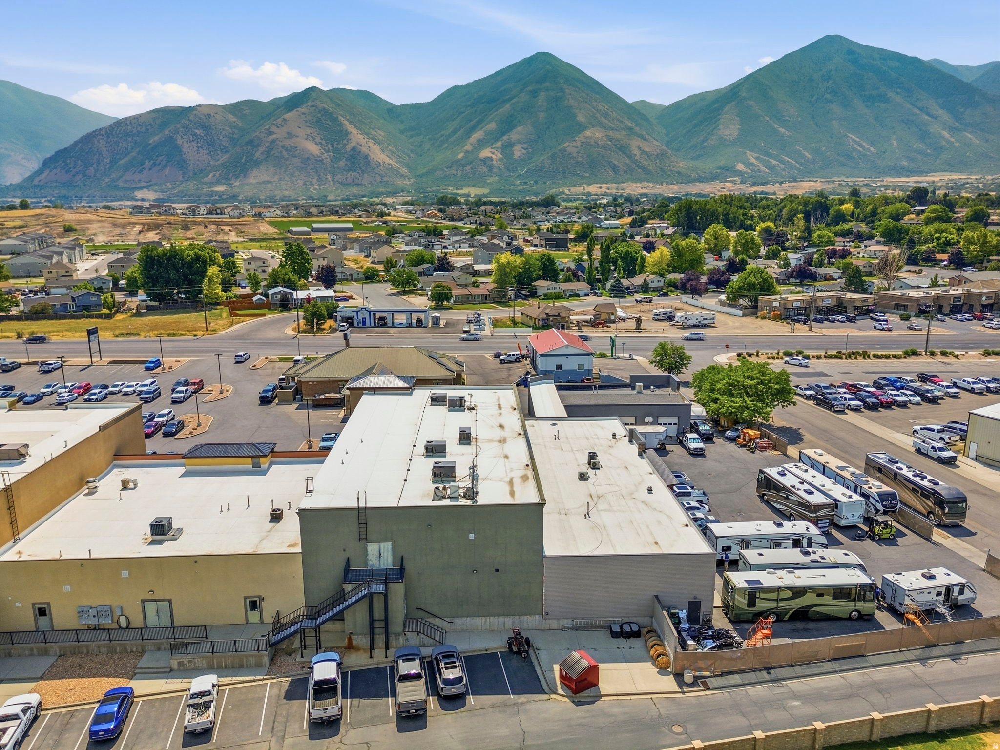 SOUTH VALLEY PLAZA - Commercial Sale