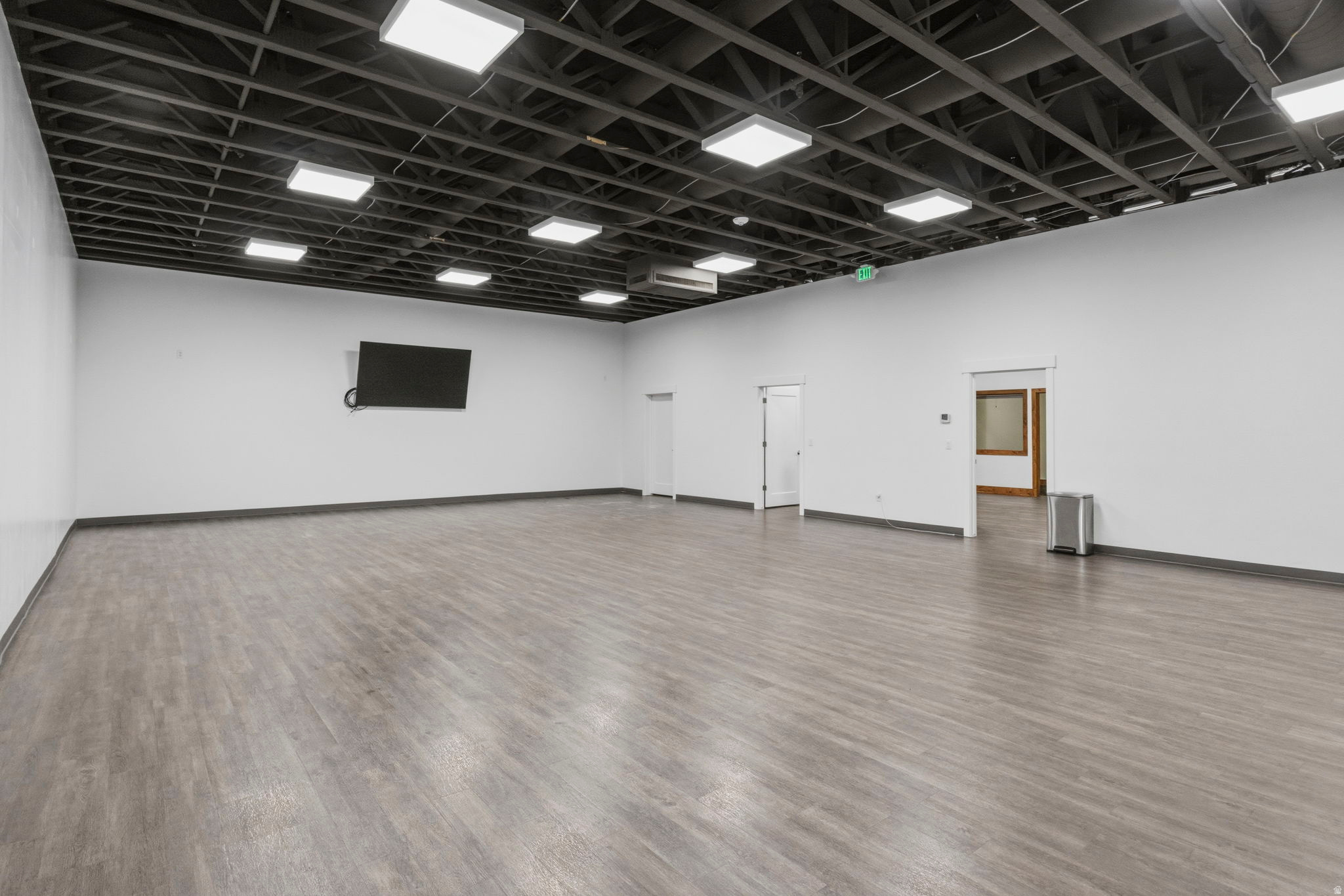 SOUTH VALLEY PLAZA - Commercial Sale