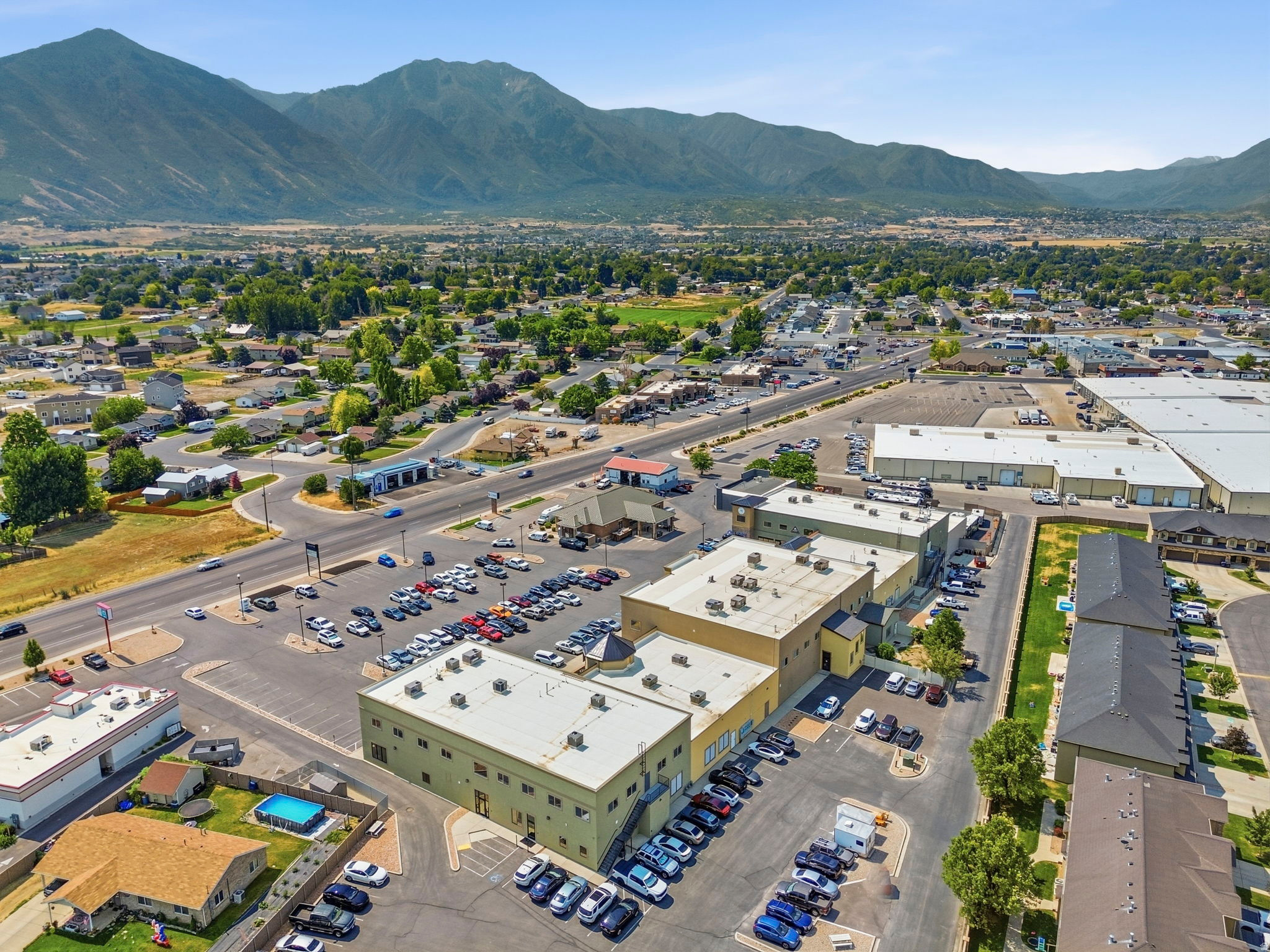SOUTH VALLEY PLAZA - Commercial Sale