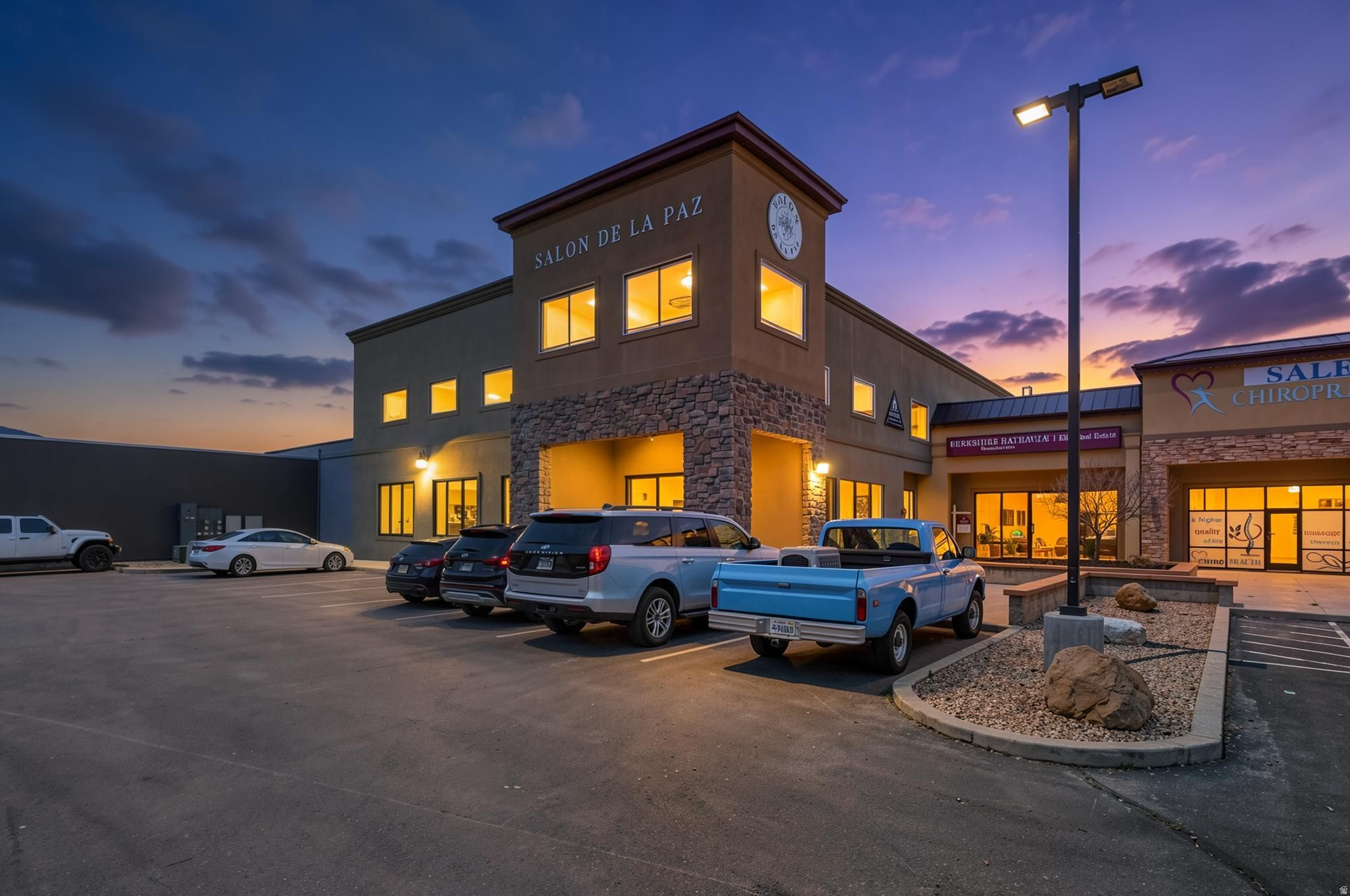 SOUTH VALLEY PLAZA - Commercial Sale