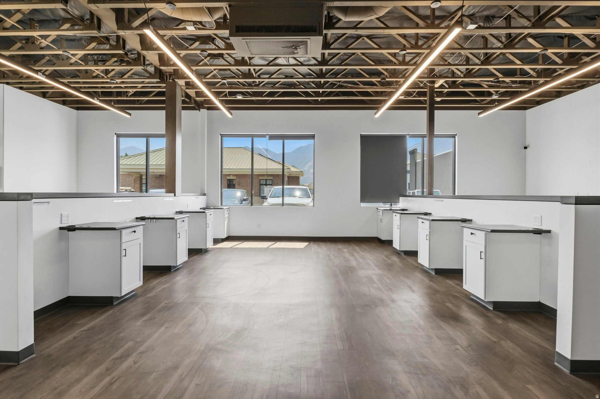 SOUTH VALLEY PLAZA - Commercial Sale