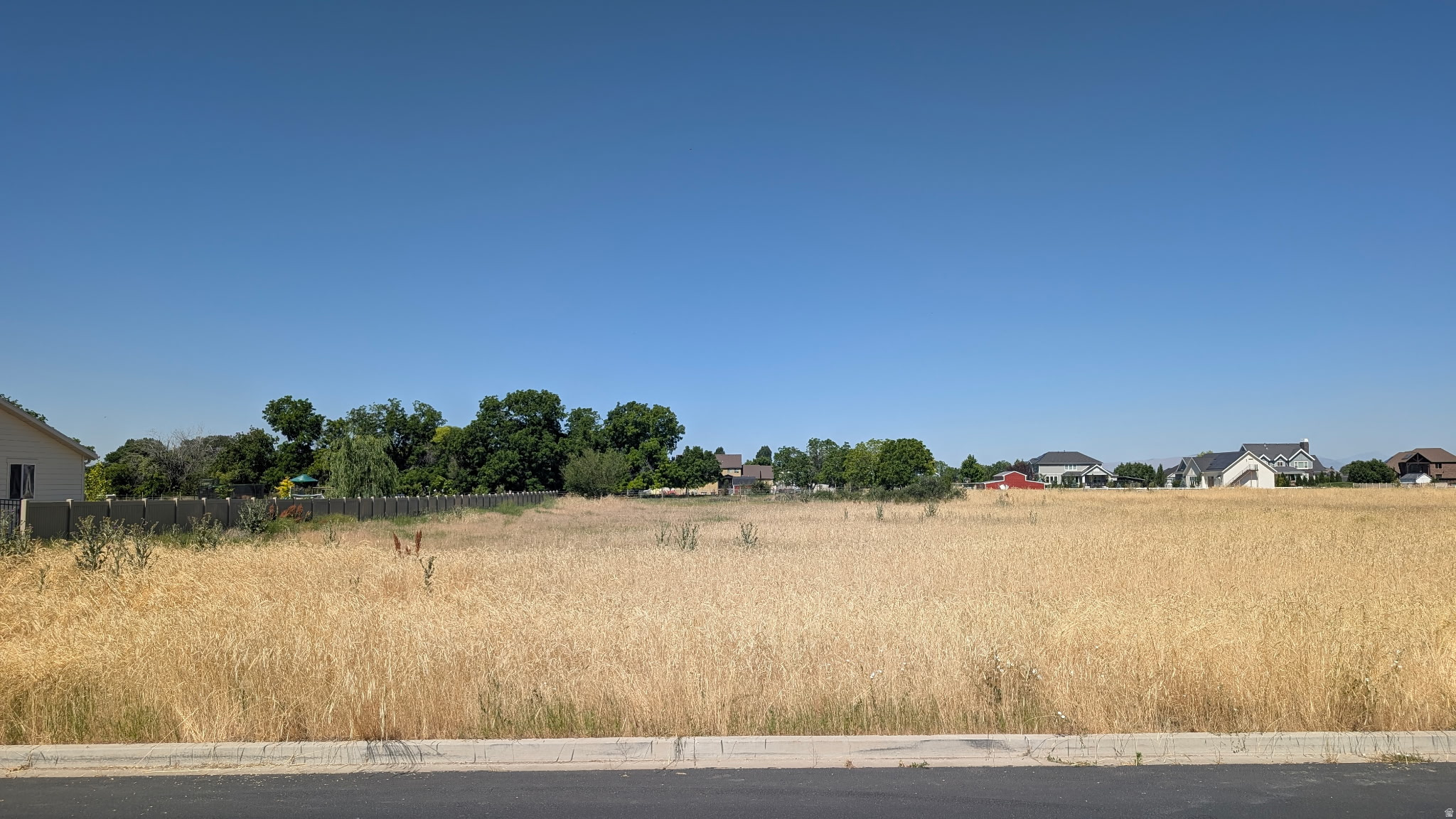 BENTLEY BROOK - Land