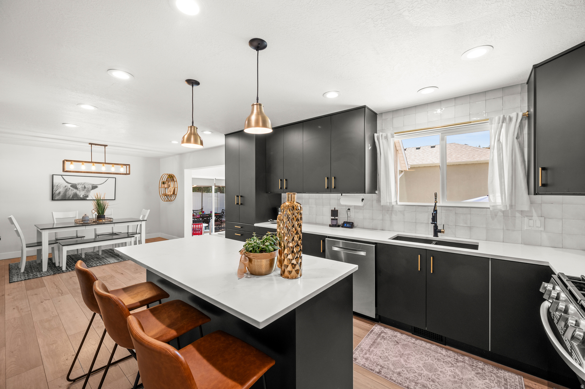 LUNDON STREET - Residential