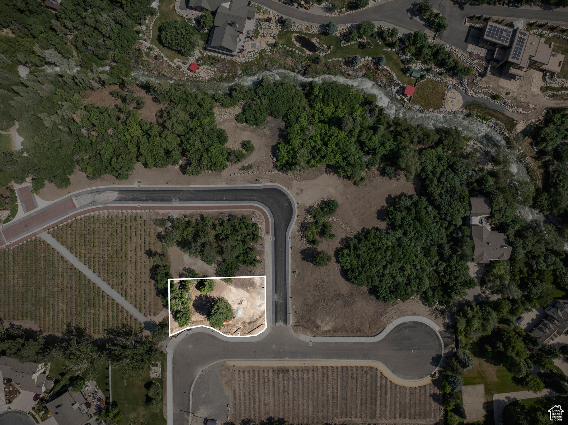 ESTATES AT LA CAILLE - Land