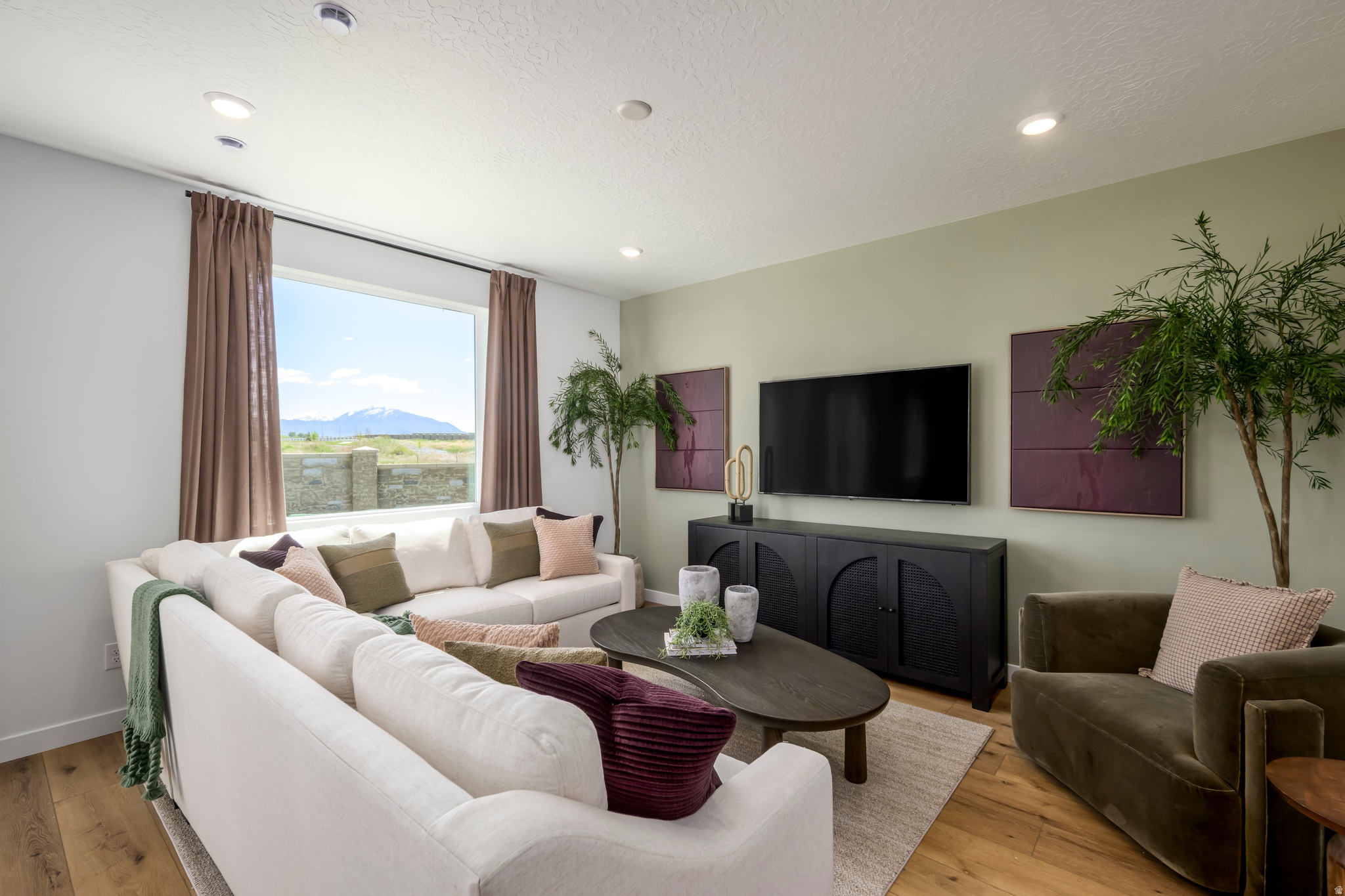 MEADOW CREEK - Residential