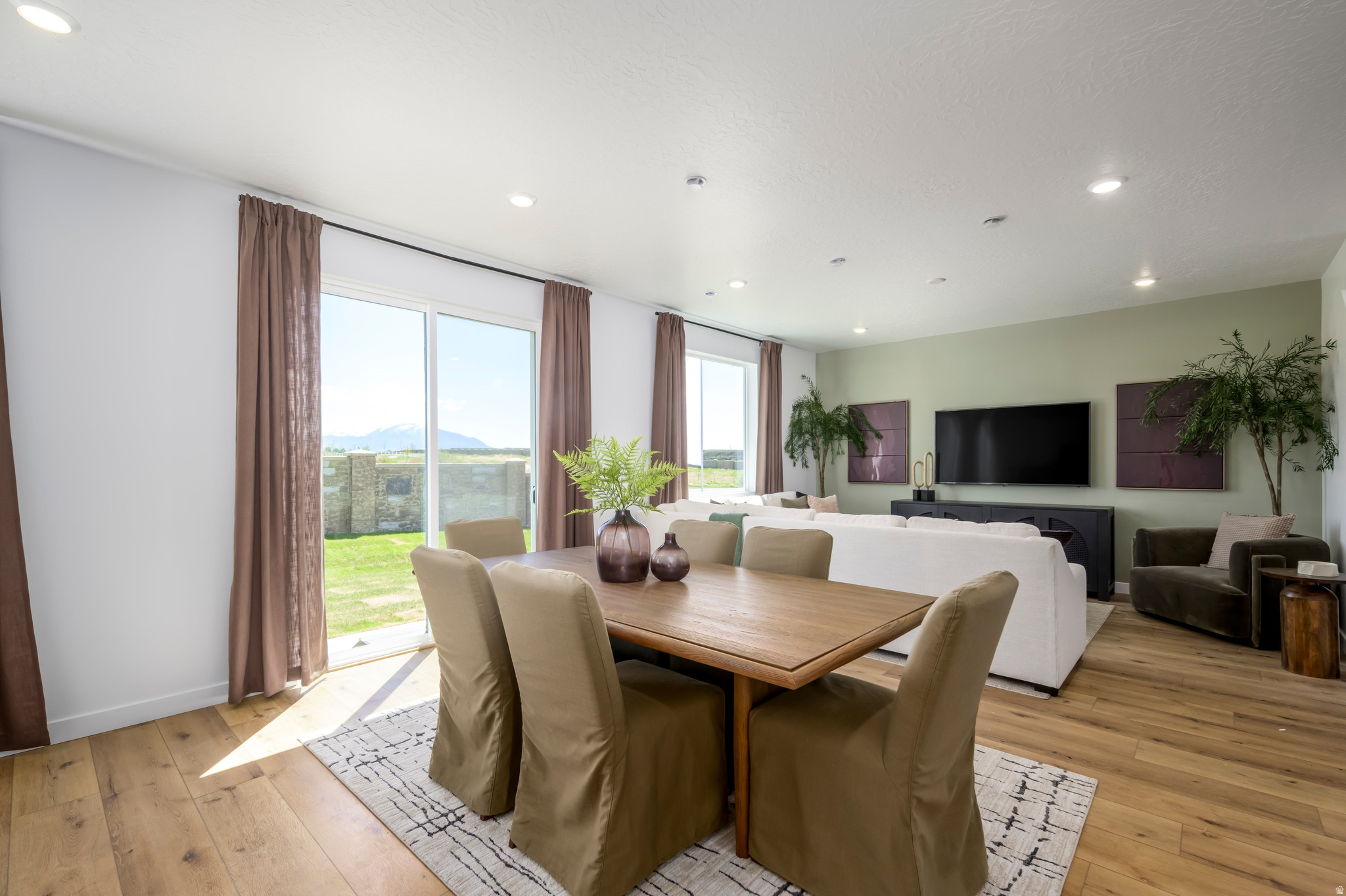 MEADOW CREEK - Residential