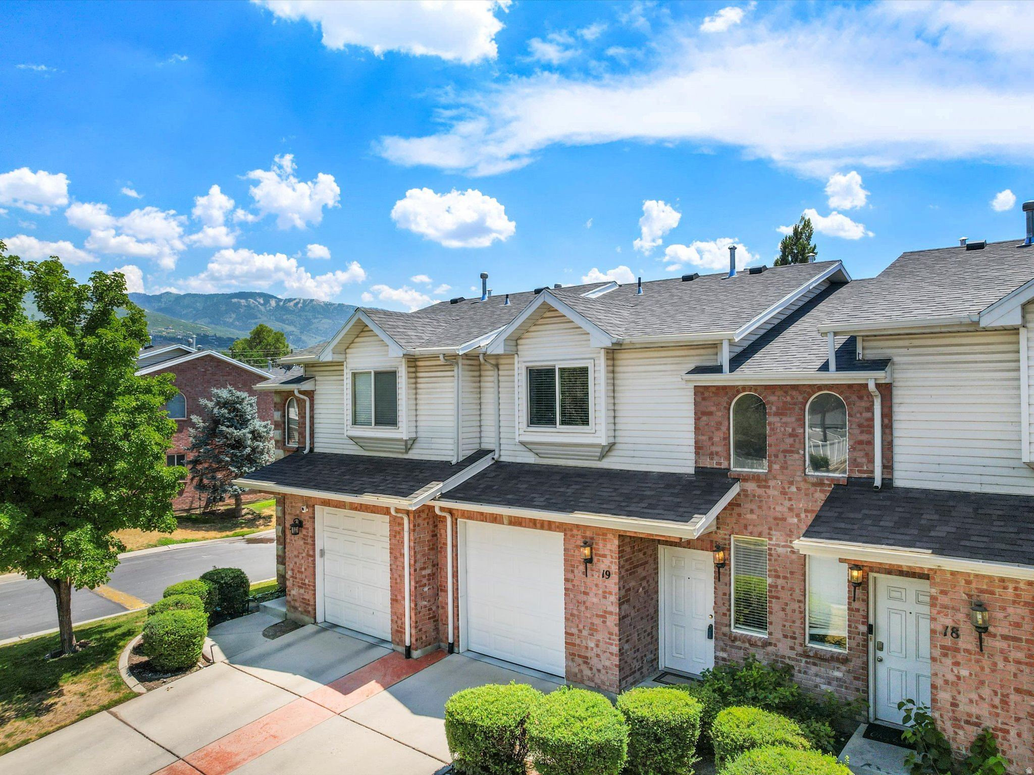 PEREGRINE POINTE CONDO #3 - Residential