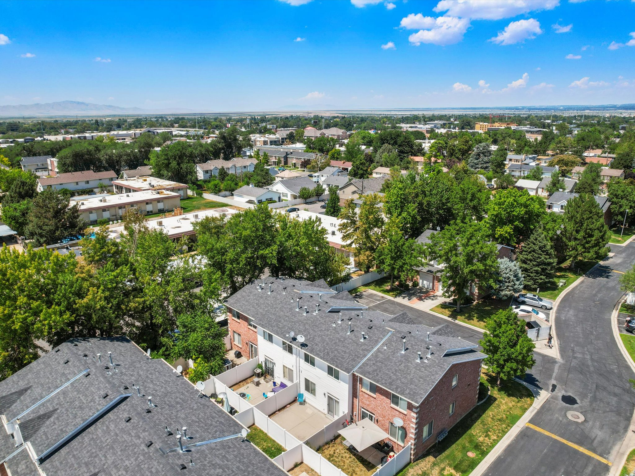 PEREGRINE POINTE CONDO #3 - Residential
