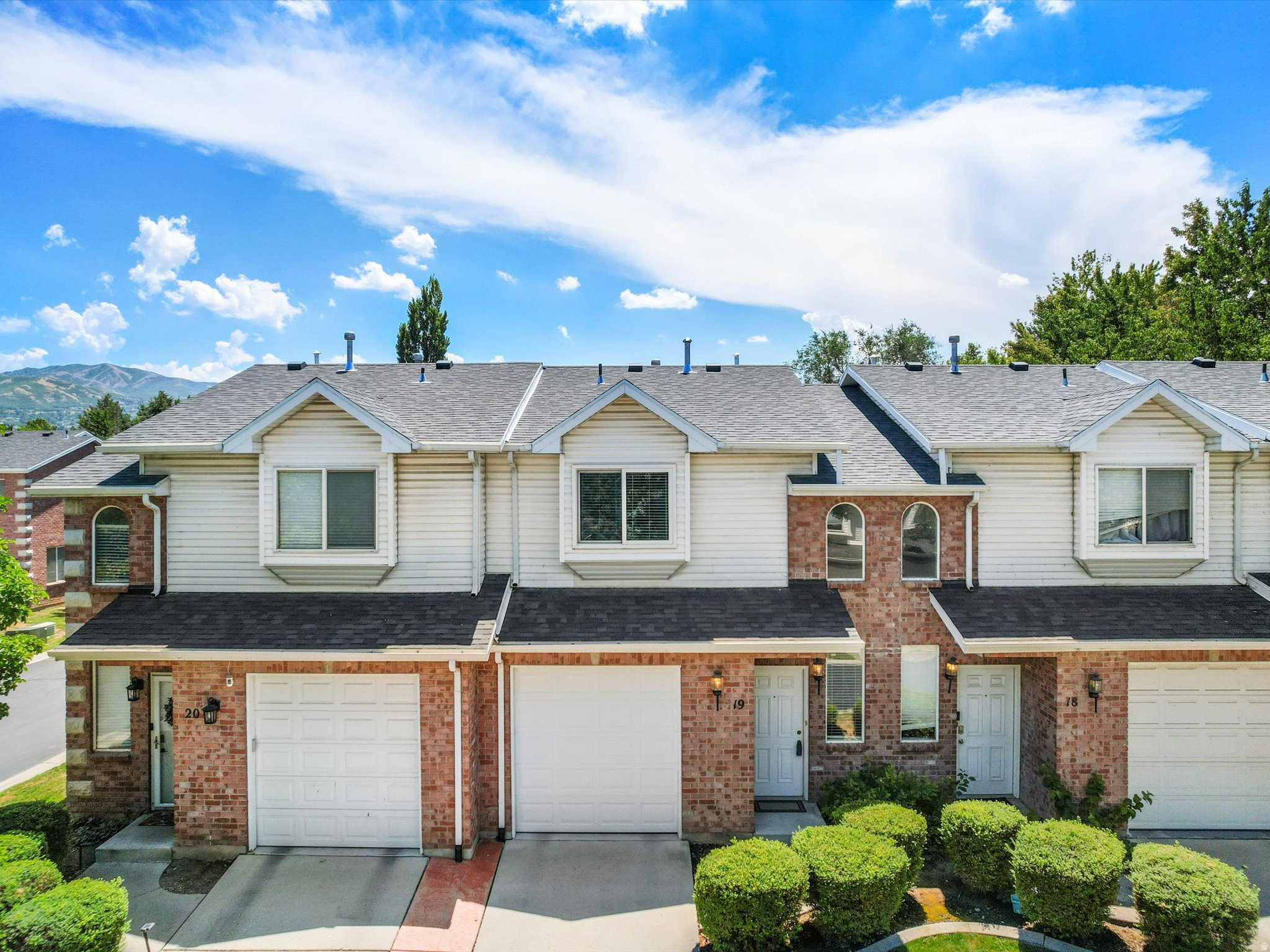 PEREGRINE POINTE CONDO #3 - Residential