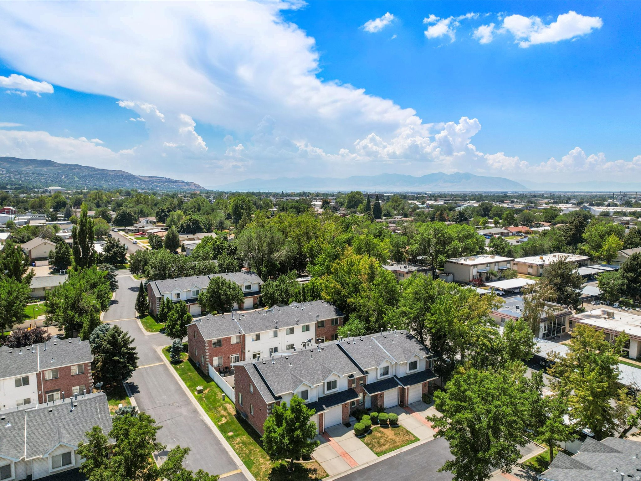 PEREGRINE POINTE CONDO #3 - Residential