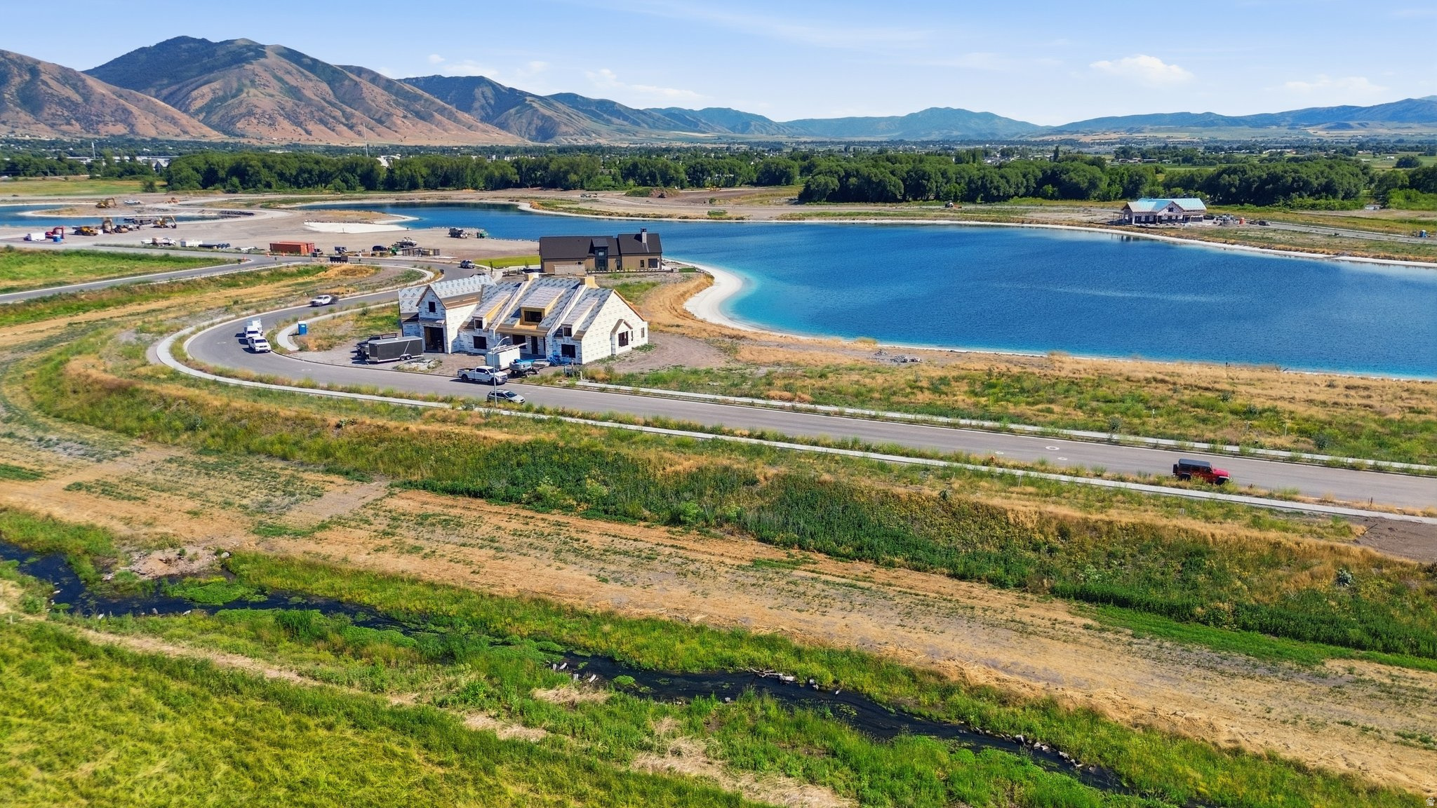WILLOW LAKES - Land
