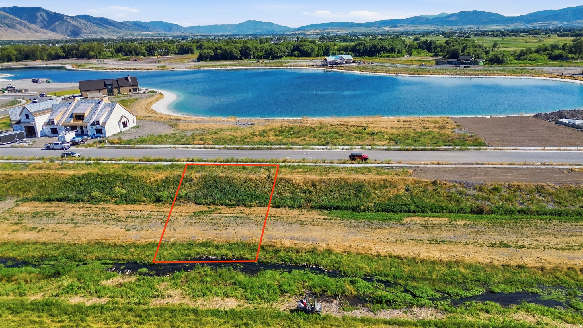 WILLOW LAKES - Land