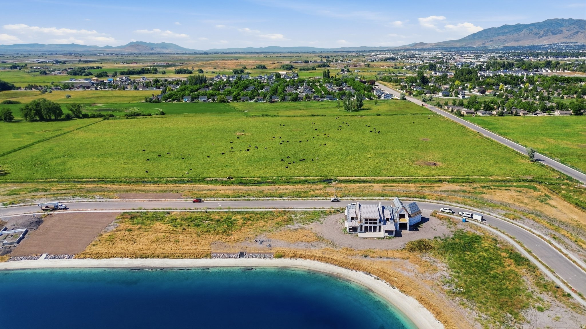 WILLOW LAKES - Land
