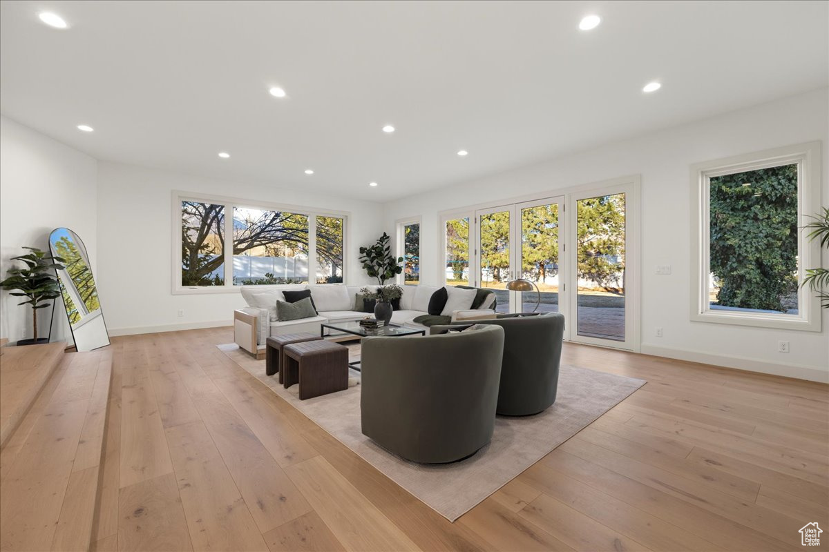 CASCADE ACRES - Residential