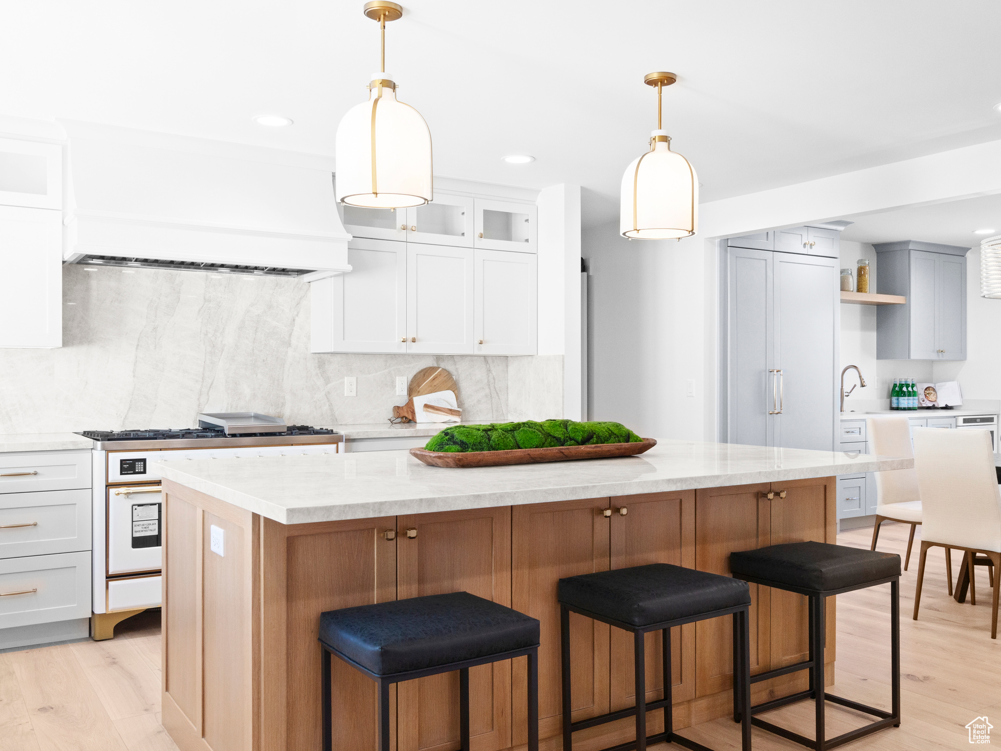 CASCADE ACRES - Residential