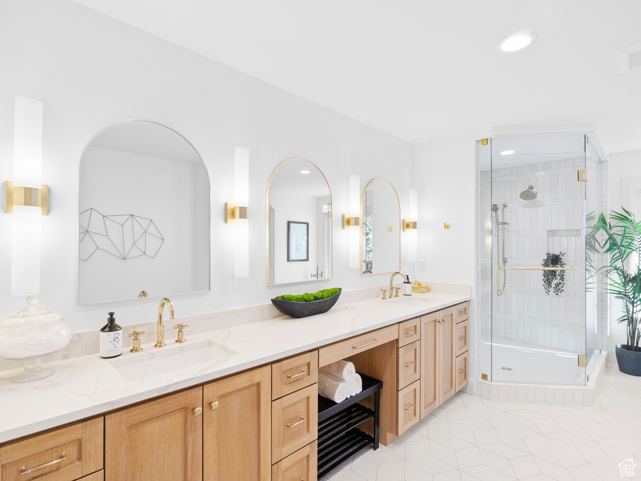 CASCADE ACRES - Residential