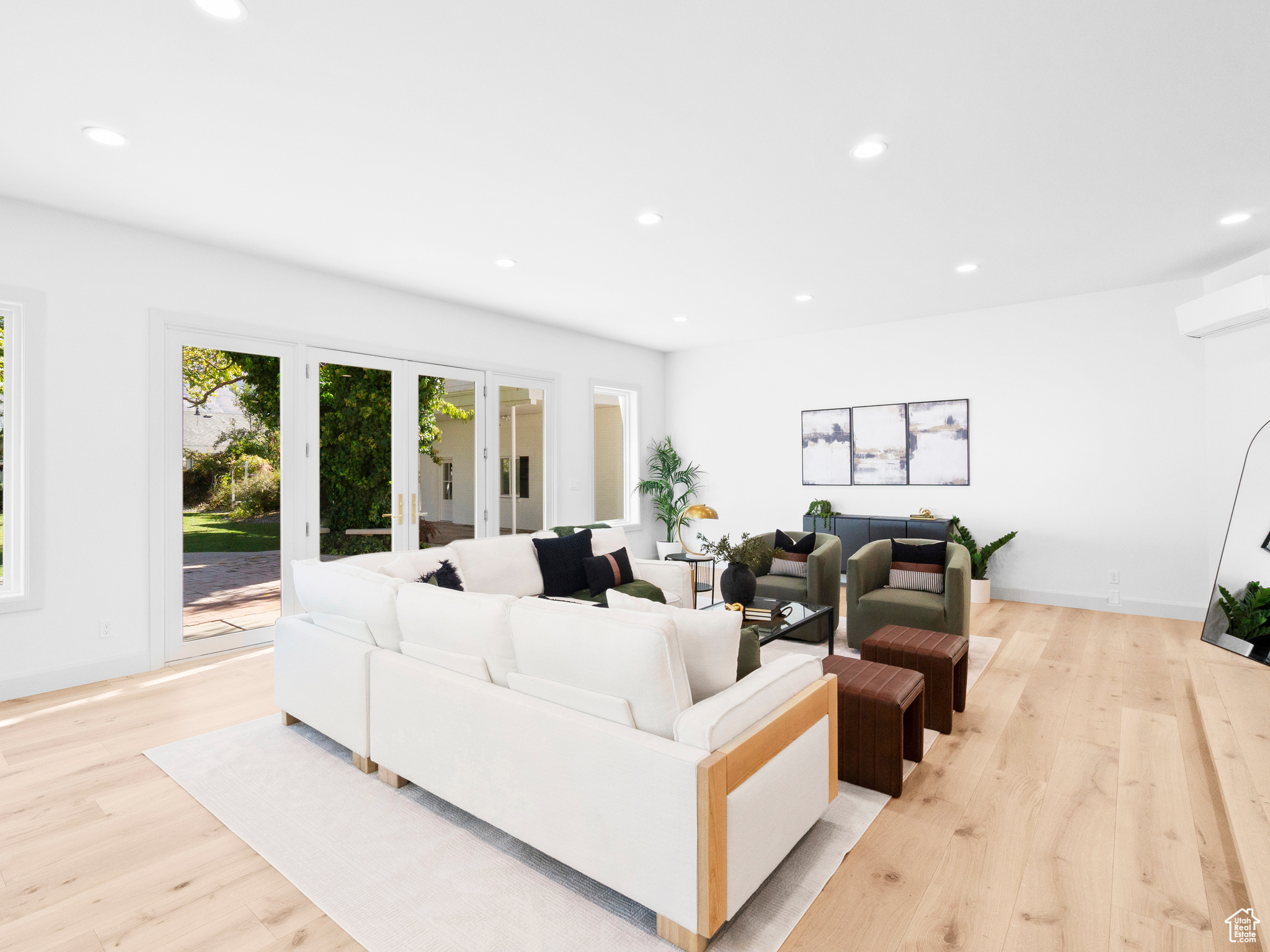 CASCADE ACRES - Residential