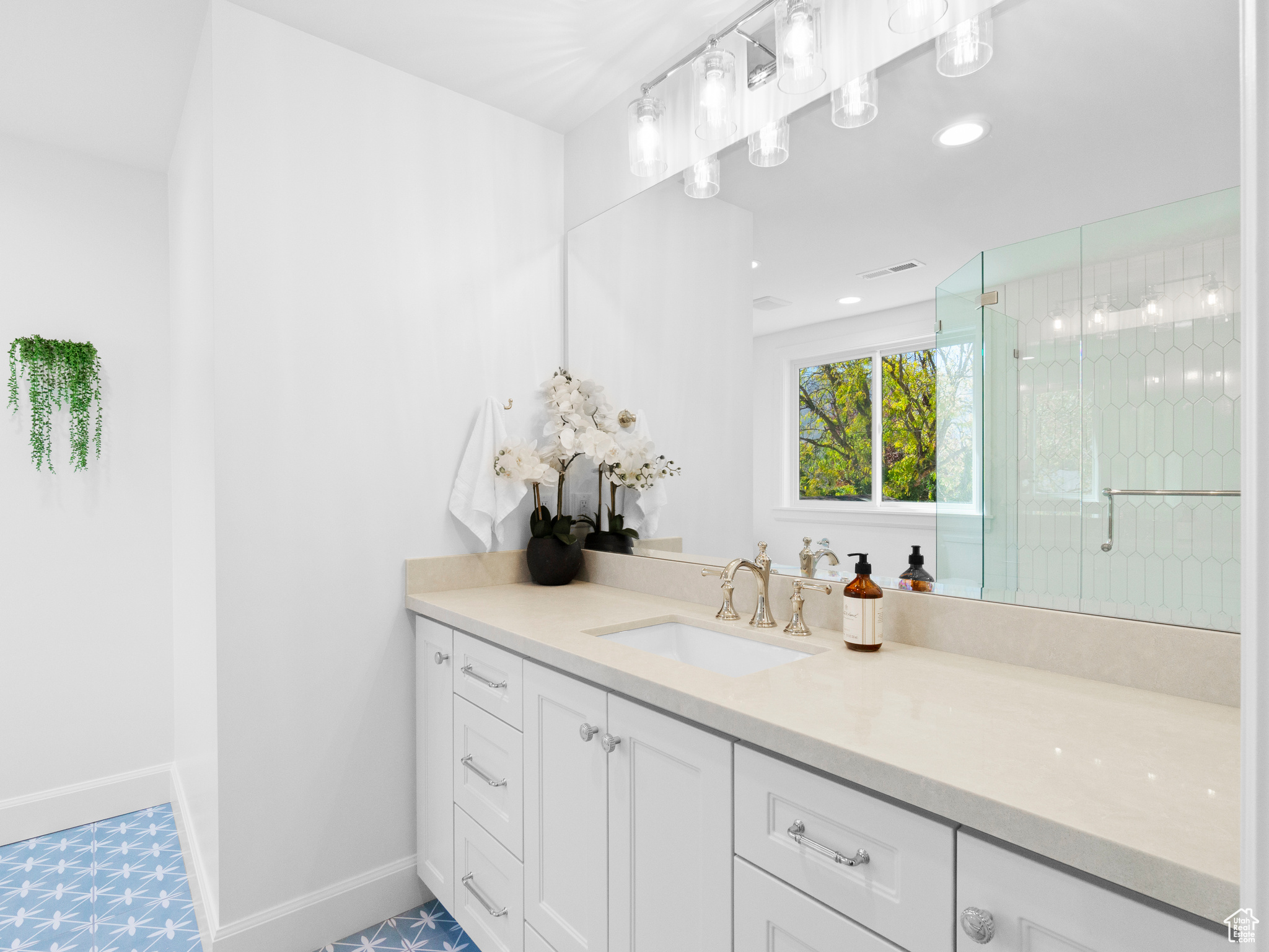 CASCADE ACRES - Residential