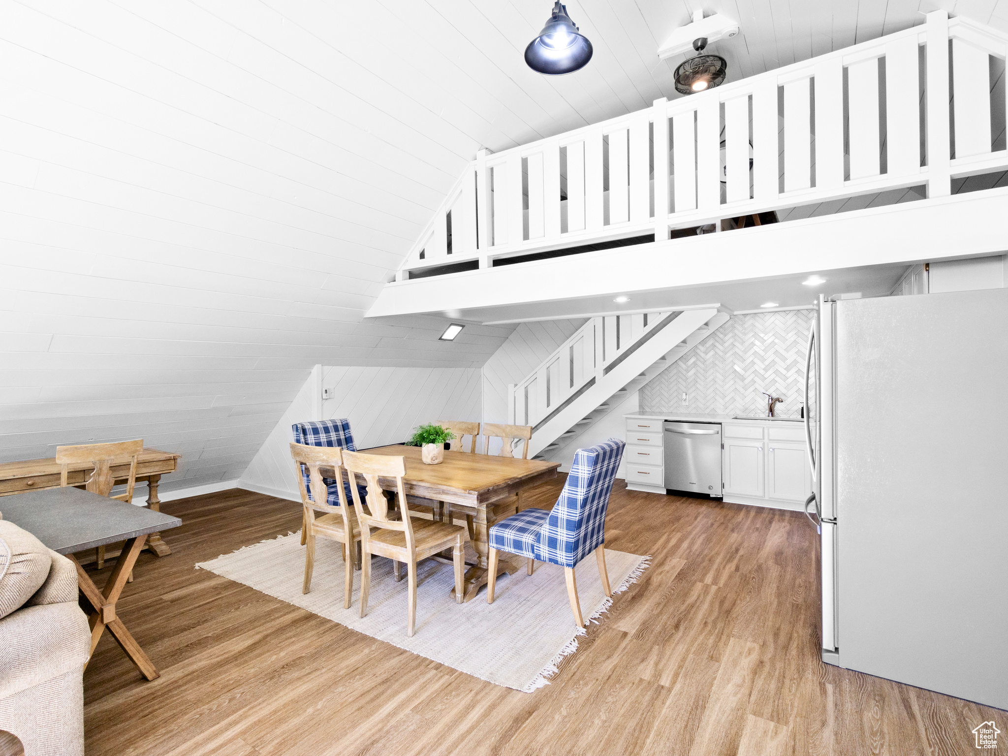 CASCADE ACRES - Residential