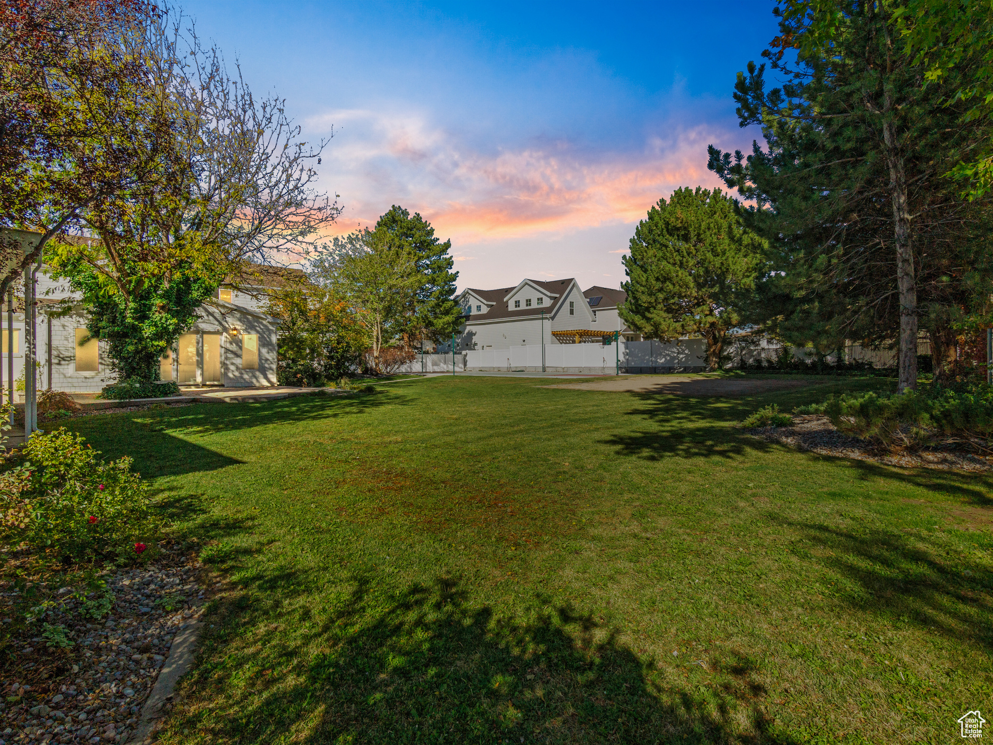 CASCADE ACRES - Residential
