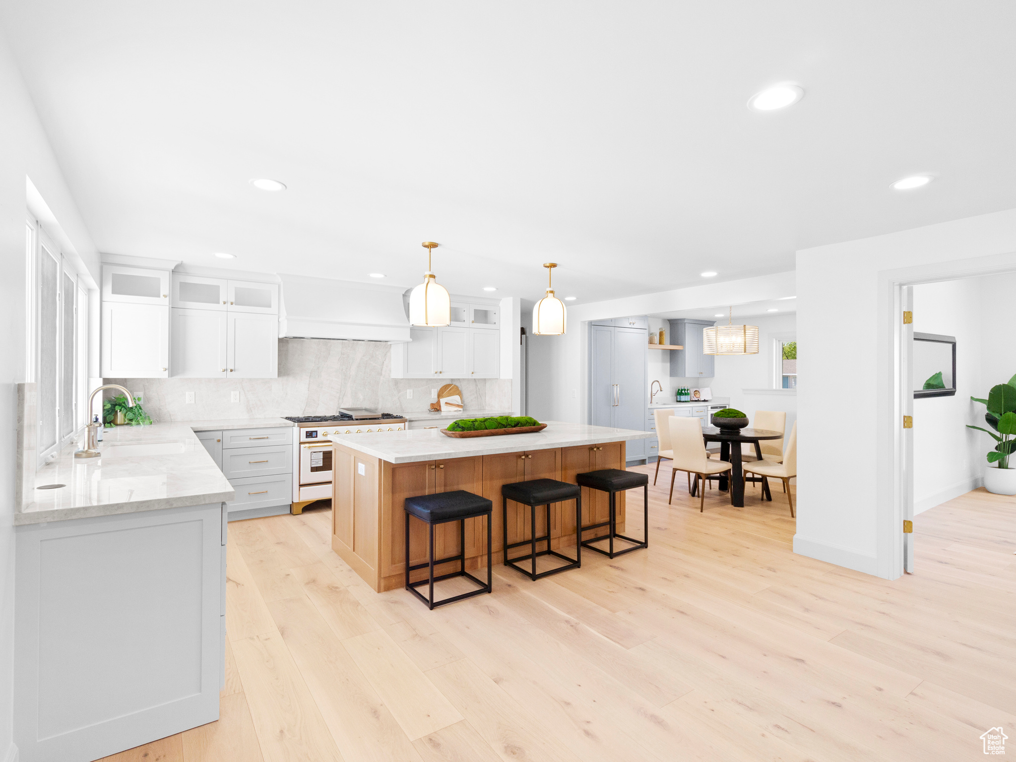 CASCADE ACRES - Residential