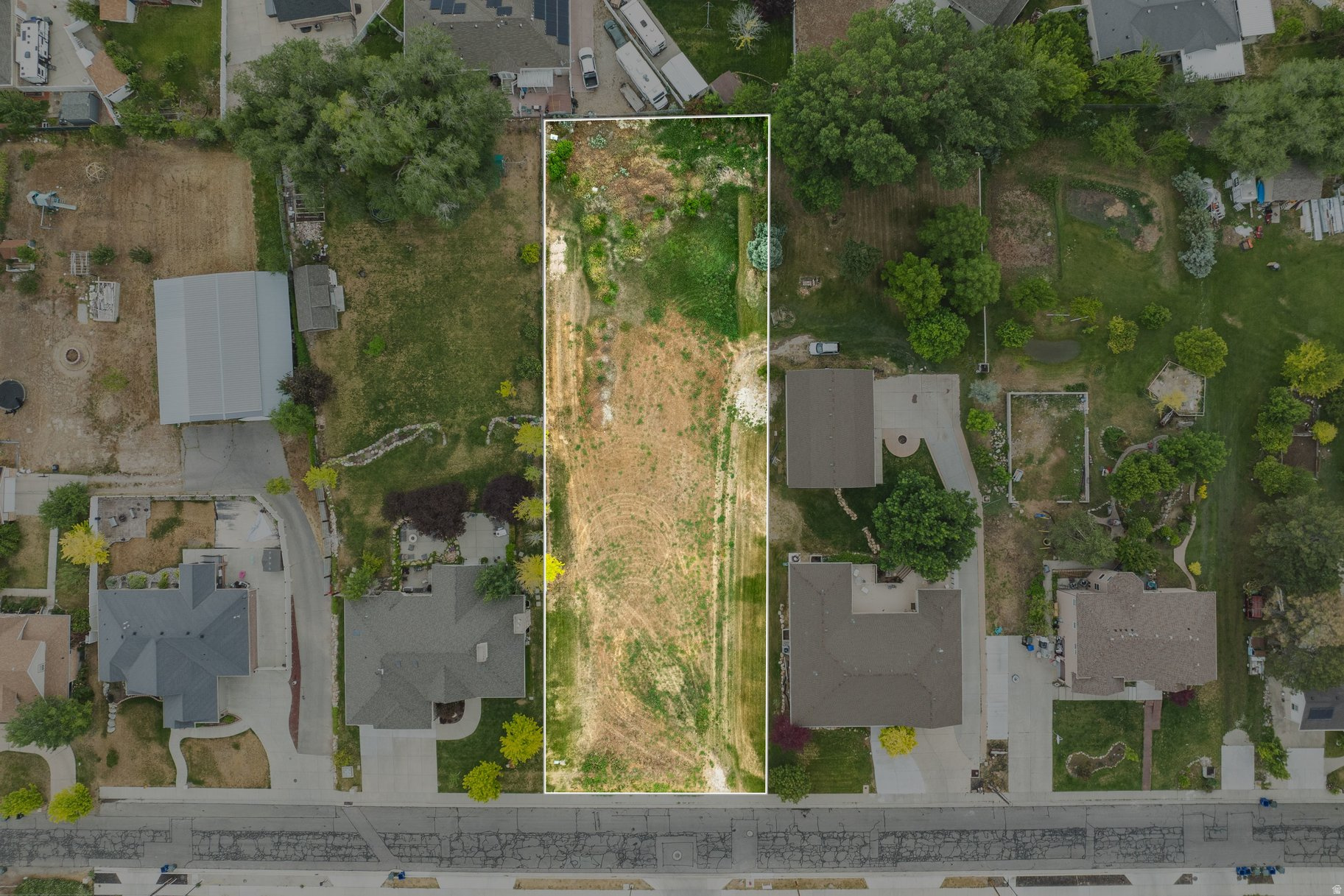 GORDON ESTATES - Land