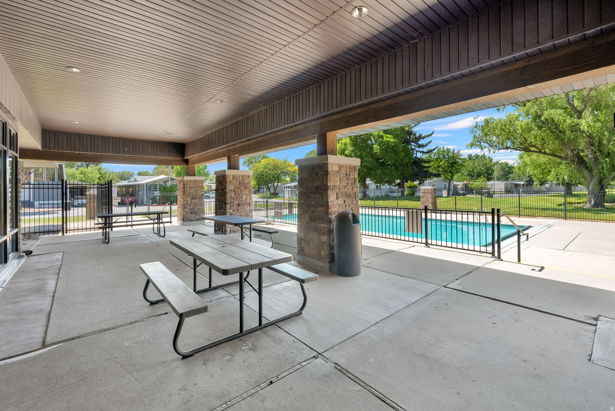 MAJESTIC OAKS - Residential