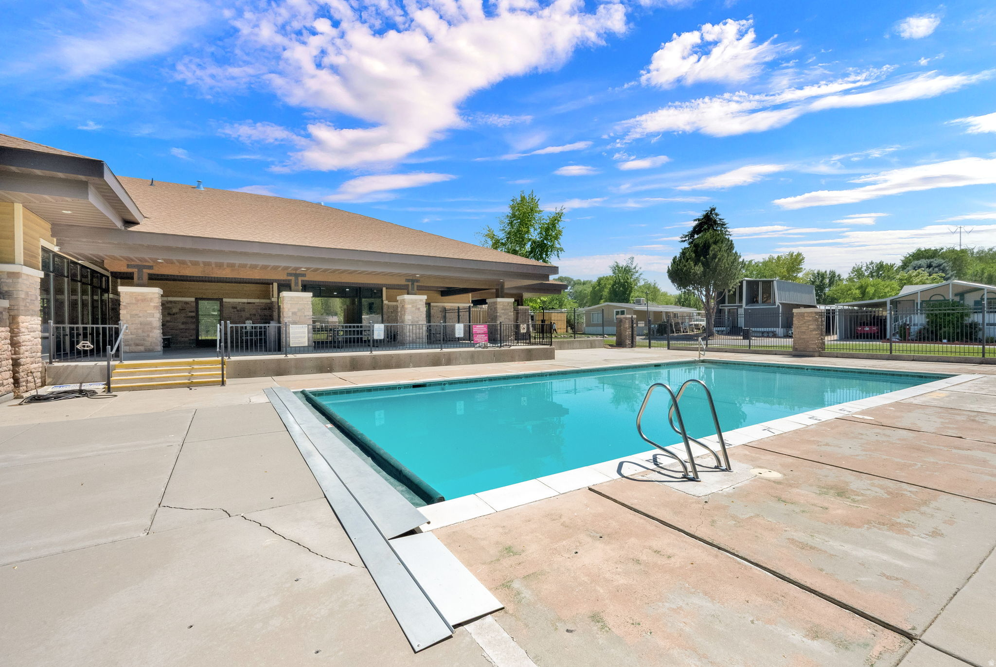 MAJESTIC OAKS - Residential