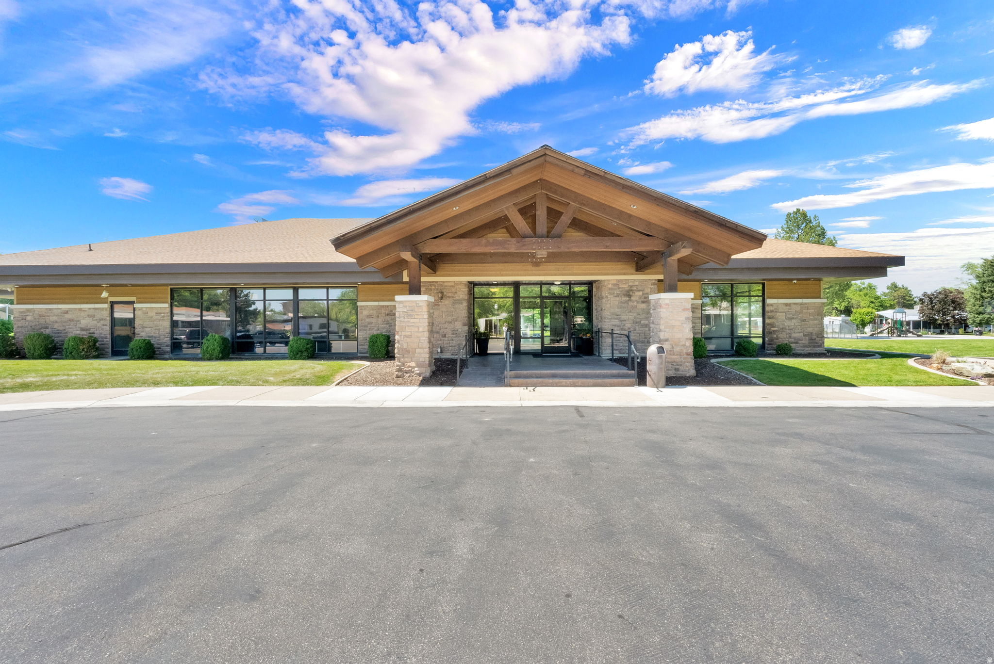 MAJESTIC OAKS - Residential