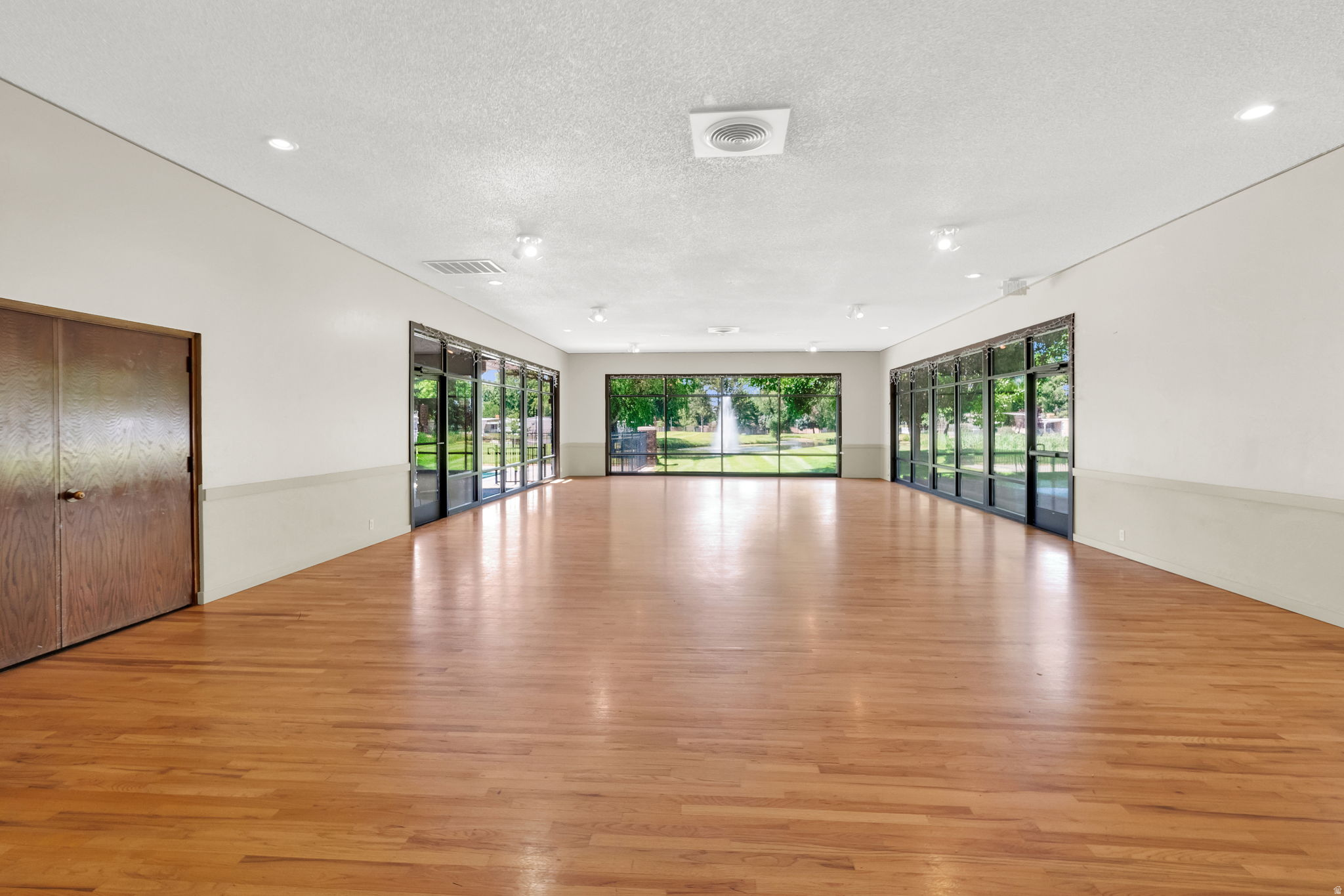 MAJESTIC OAKS - Residential