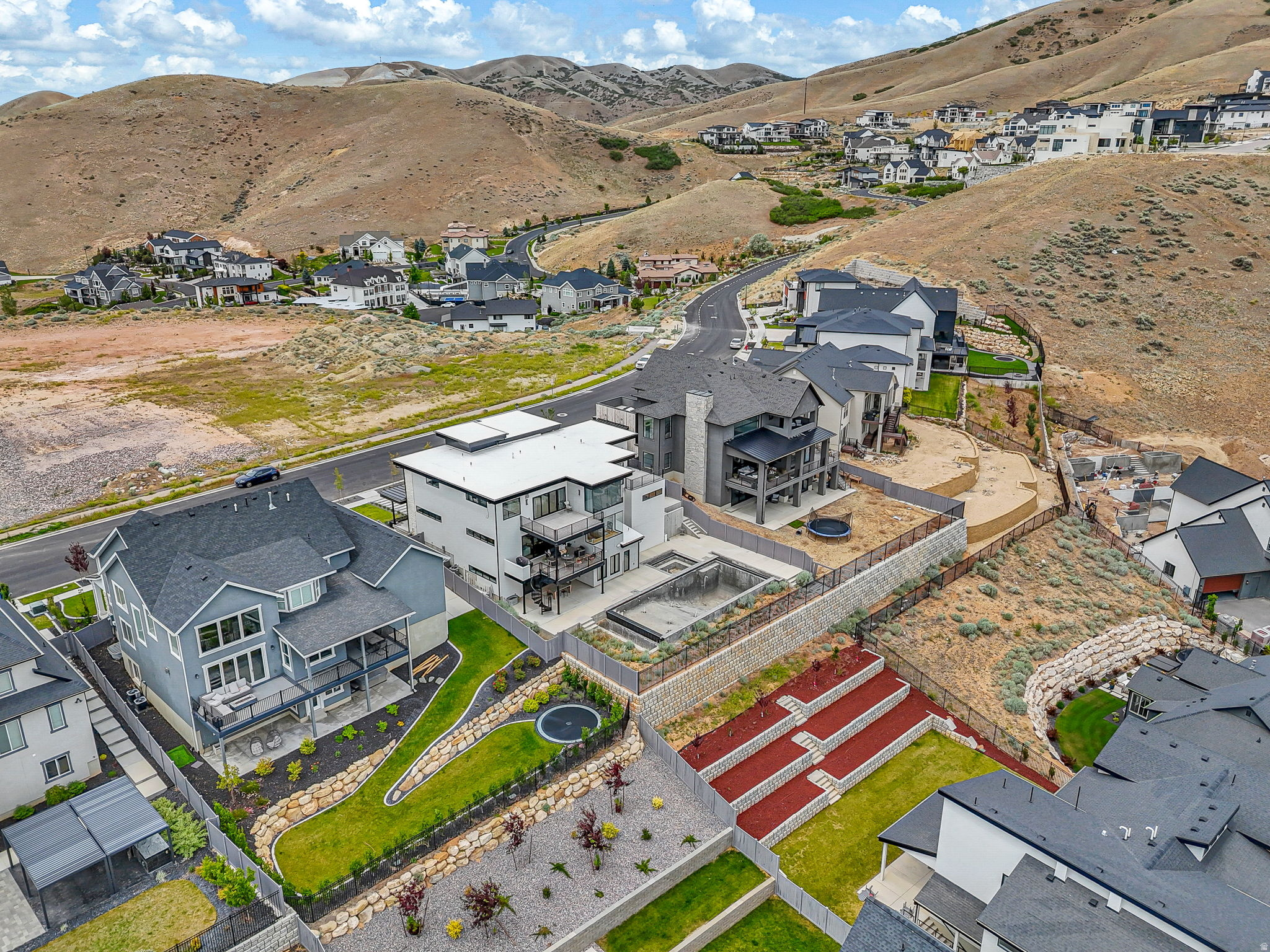 SEASONS ESTATES - Residential