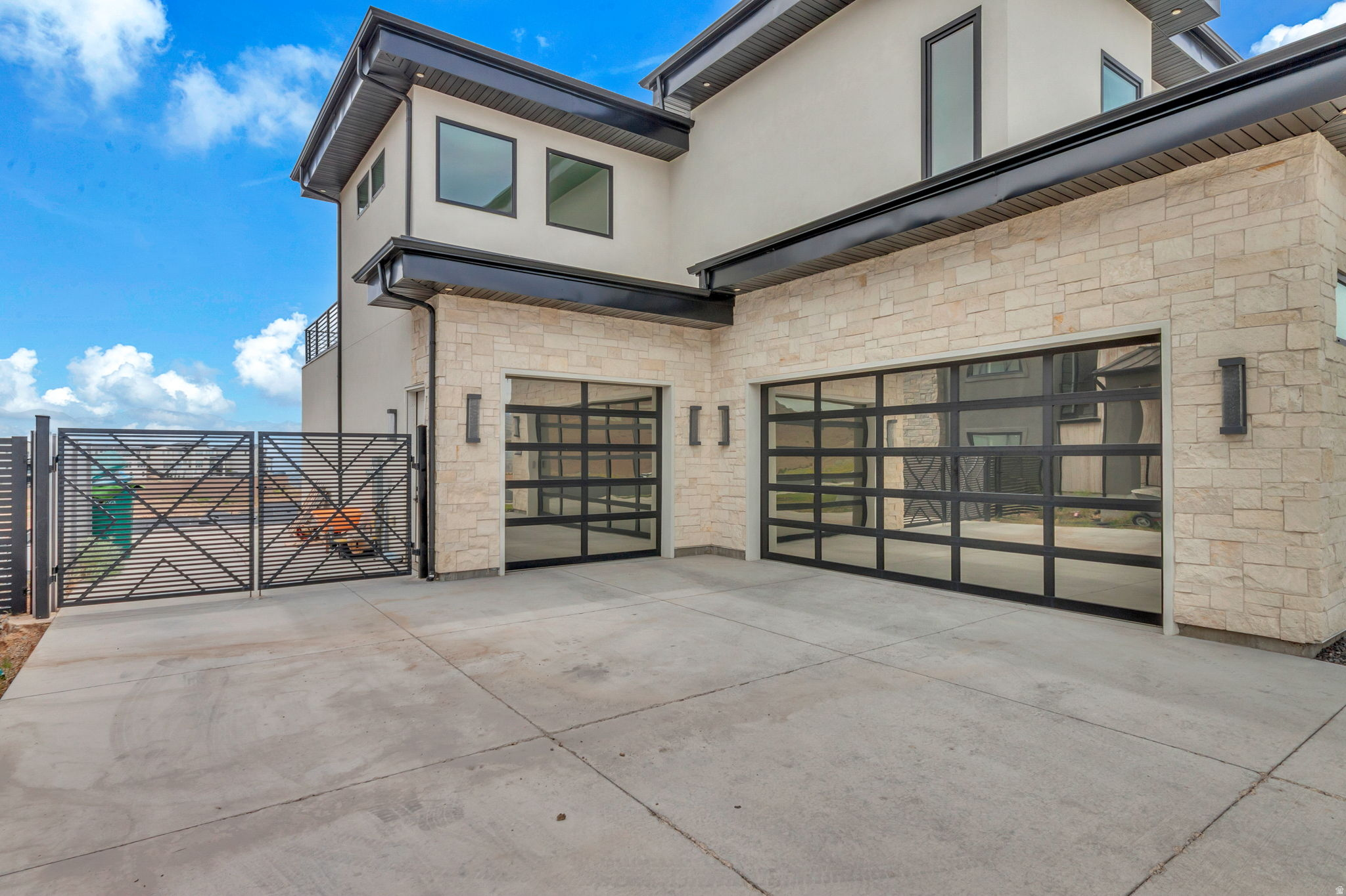 SEASONS ESTATES - Residential