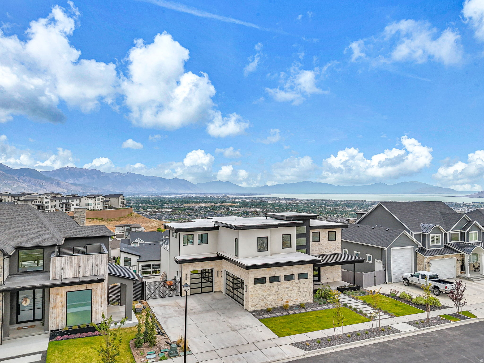 SEASONS ESTATES - Residential