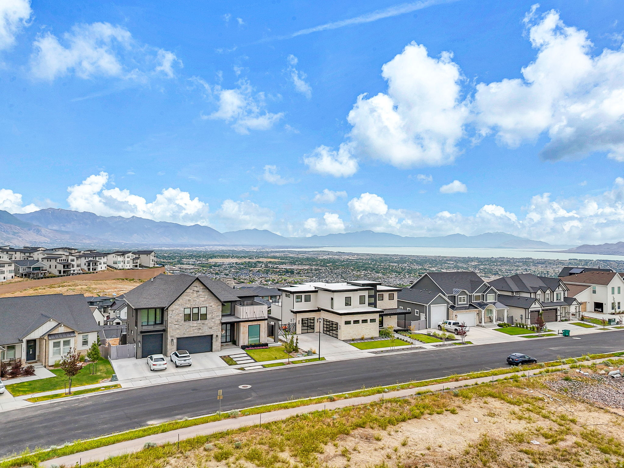 SEASONS ESTATES - Residential