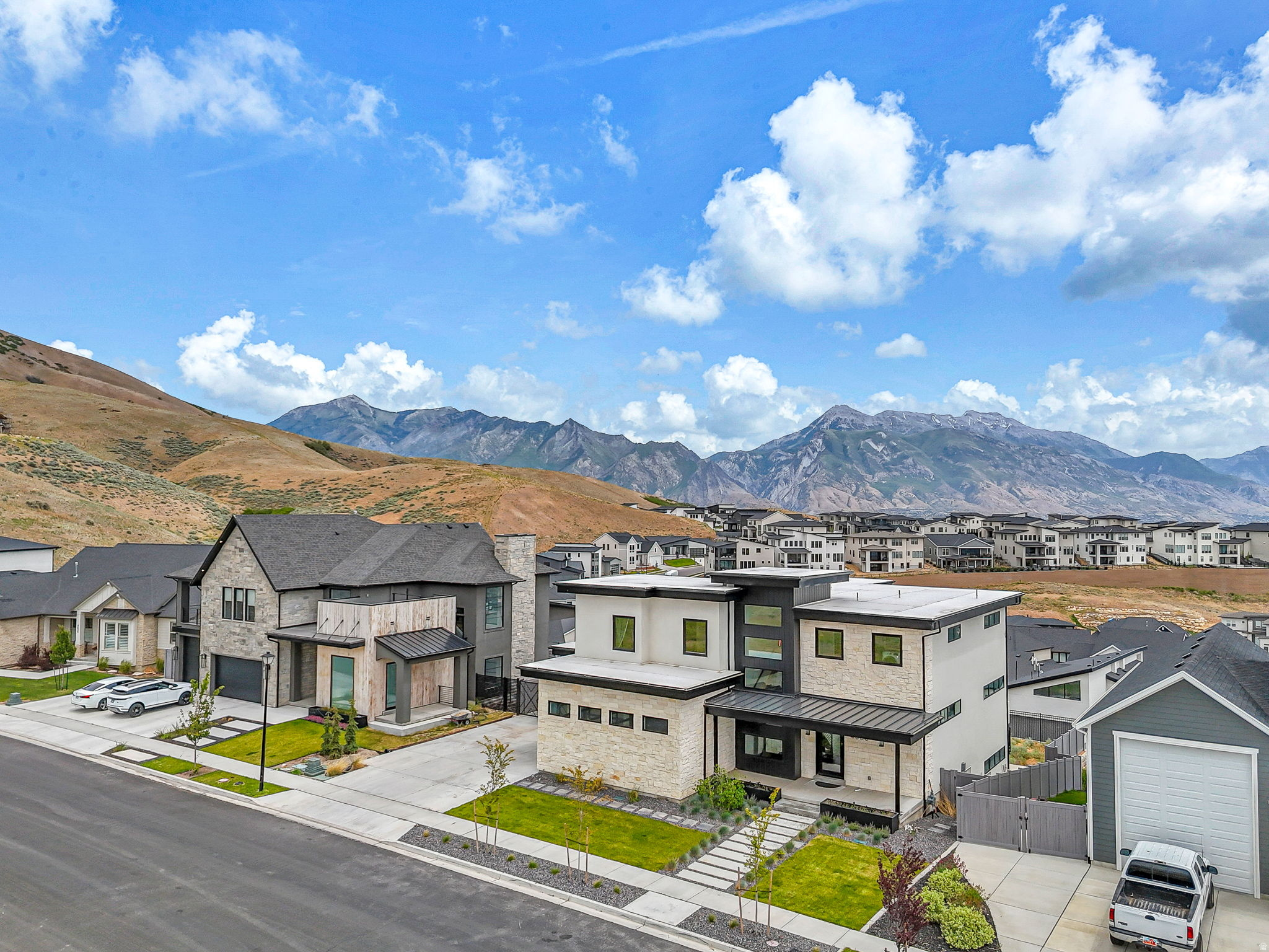 SEASONS ESTATES - Residential