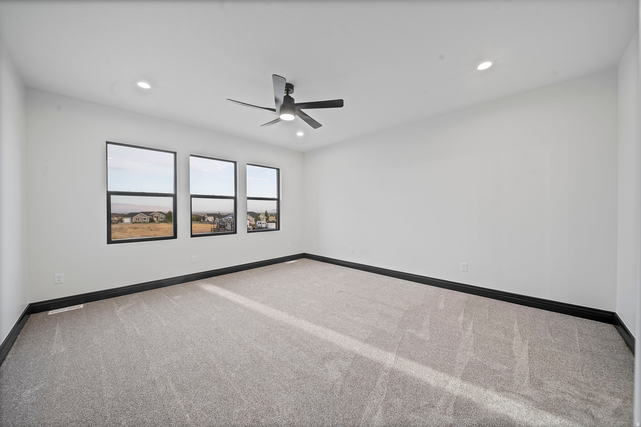 HERITAGE FARMS - Residential