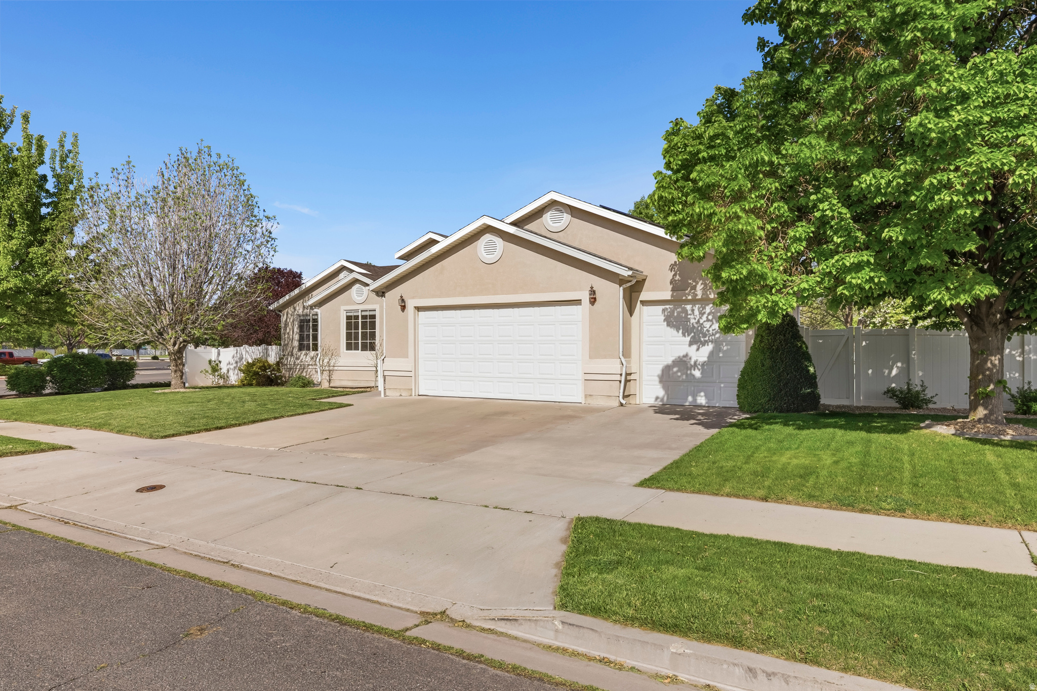 Beautiful 4 bedroom, 3 bath rambler on a corner lot in a highly desired Payson location. Enjoy the covered deck in a backyard that feels peaceful and secluded. This home features a new roof, new carpet, and a great layout with plenty of space to spread out. Basement has a separate outside entrance with potential for a future ADU or additional living space. Home has solar that is paid off.