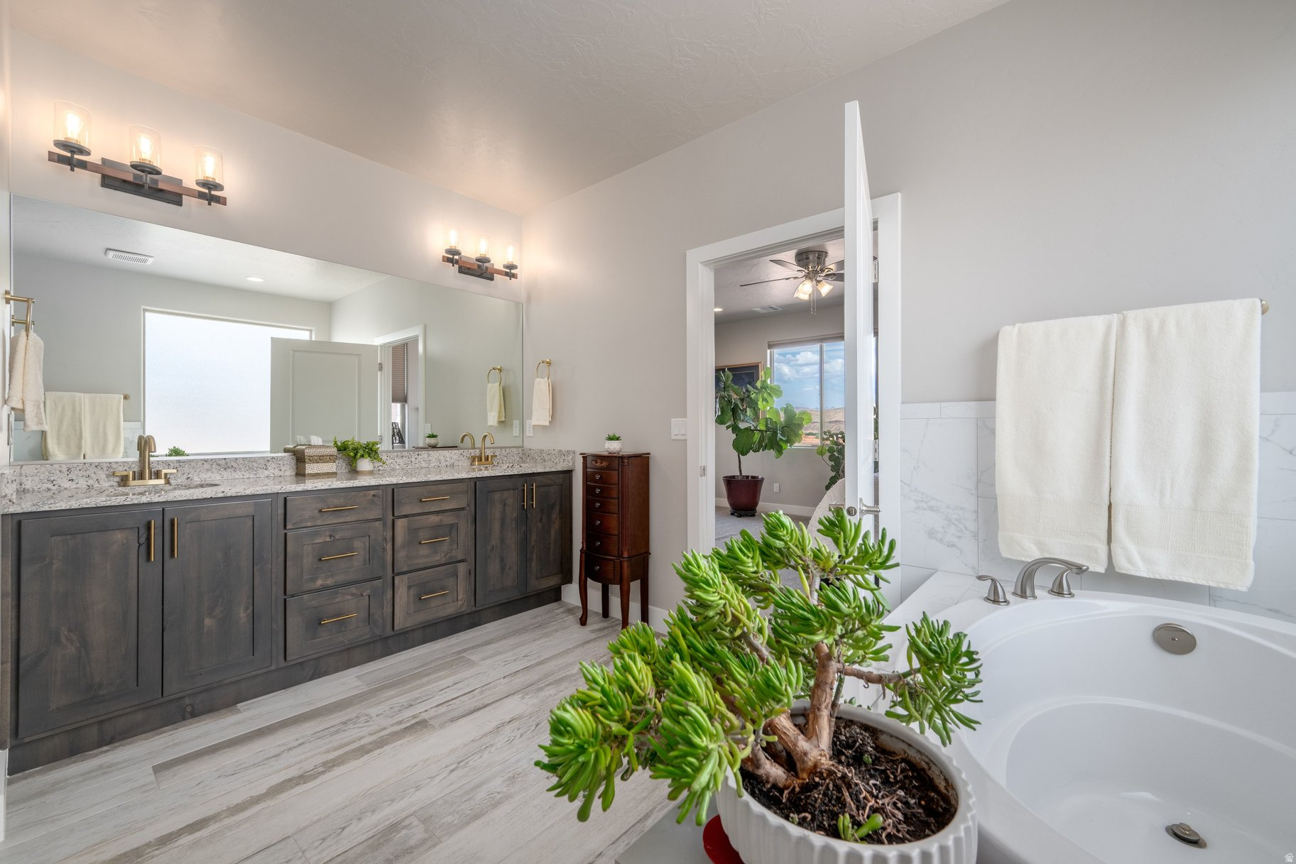 SCENIC POINTE SUBDIV - Residential