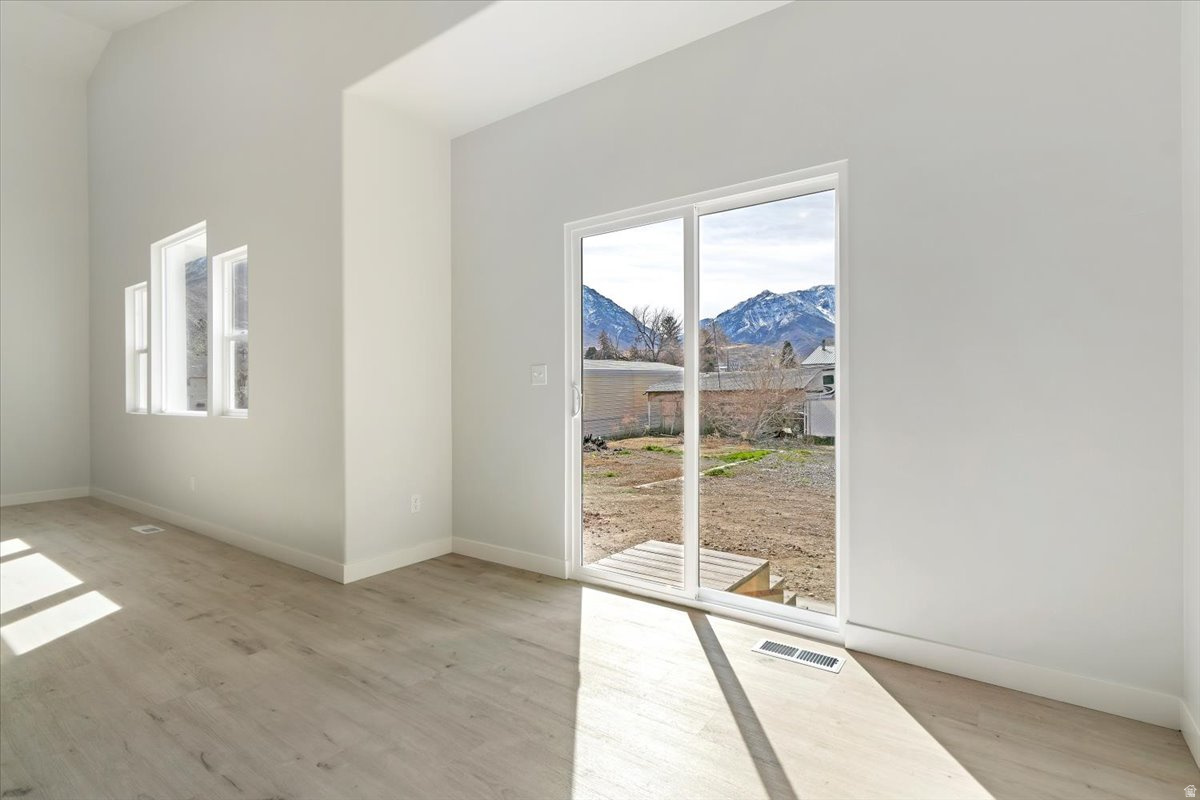 BELLO CORNER - Residential