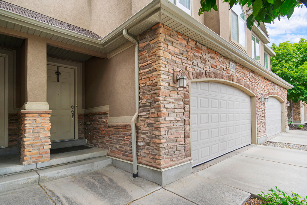 ROSE CREEK CROSSING - Residential