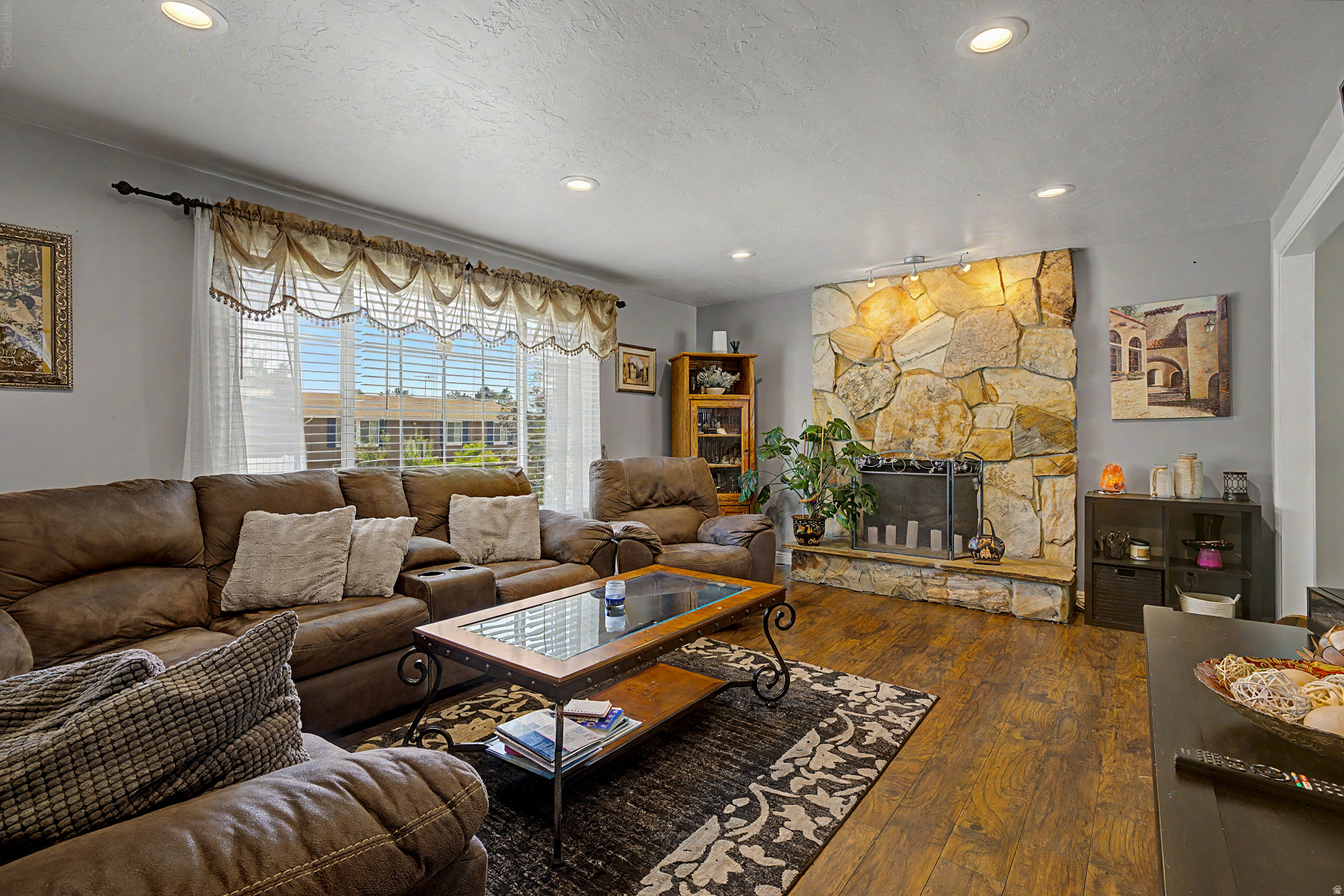 PONDEROSA PARK - Residential