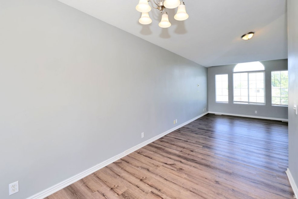 EDGEWATER - Residential
