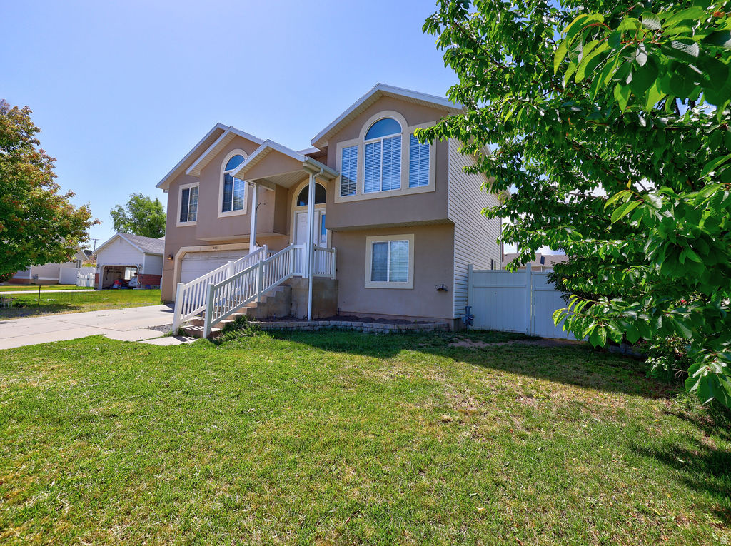 EDGEWATER - Residential