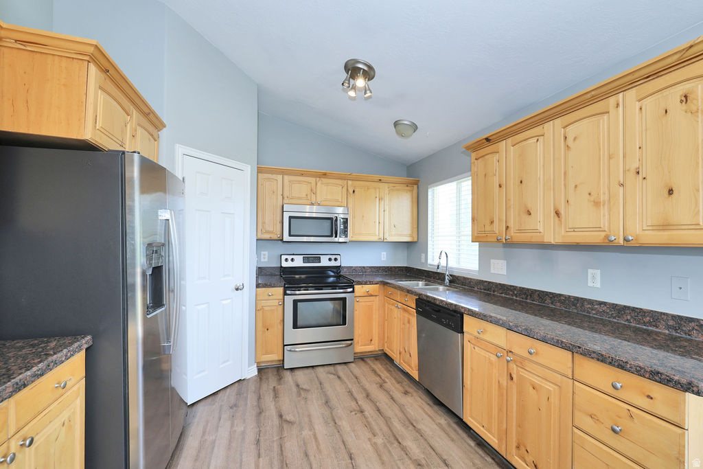 EDGEWATER - Residential