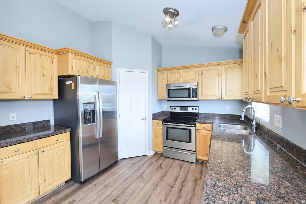 EDGEWATER - Residential