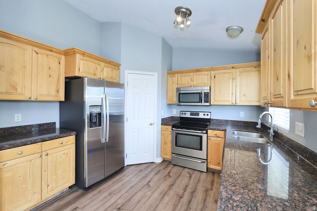 EDGEWATER - Residential