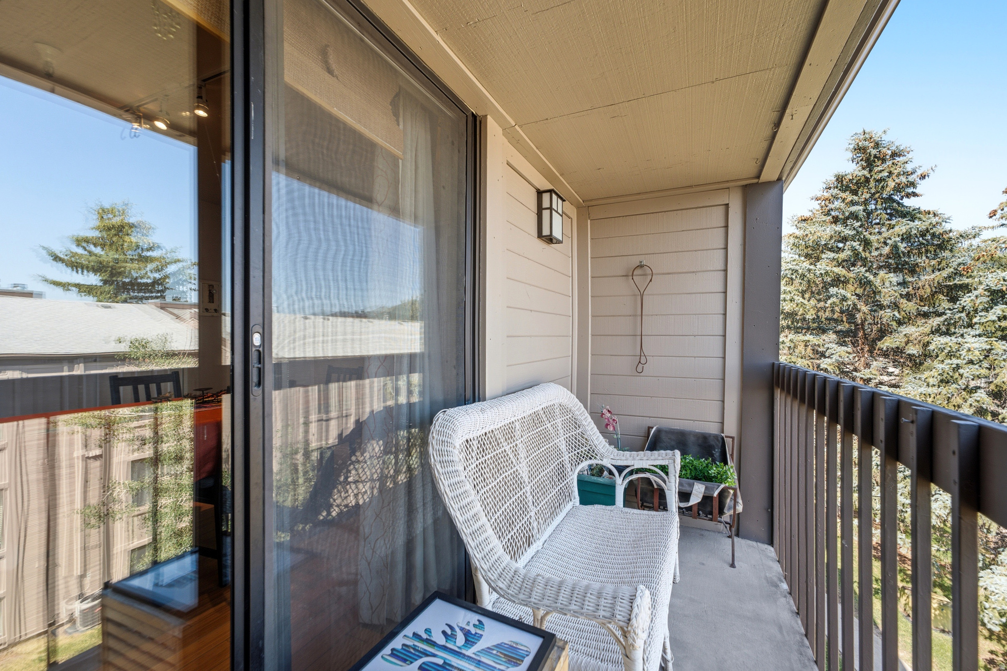 FIRESIDE CONDOMINIUMS - Residential Lease