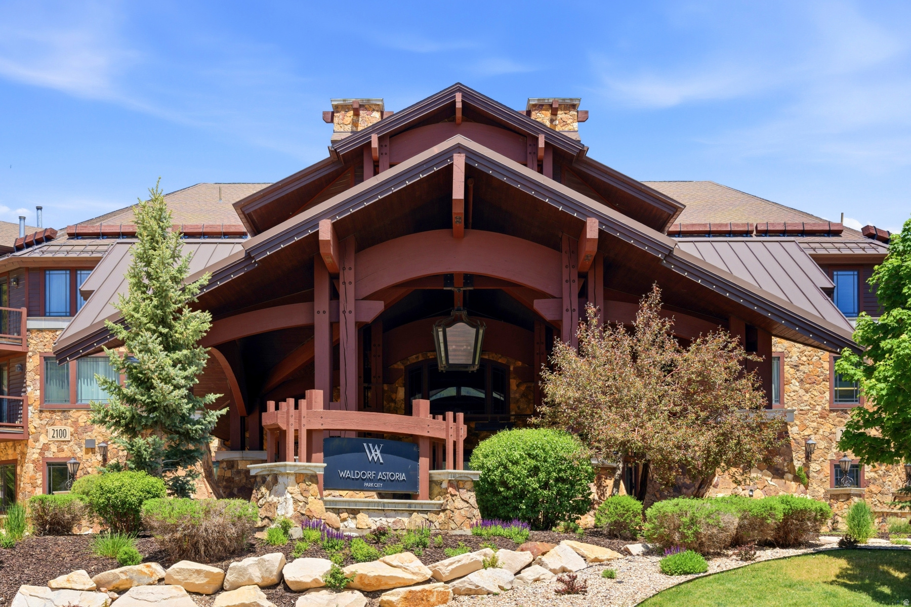 DAKOTA MOUNTAIN LODGE - Residential