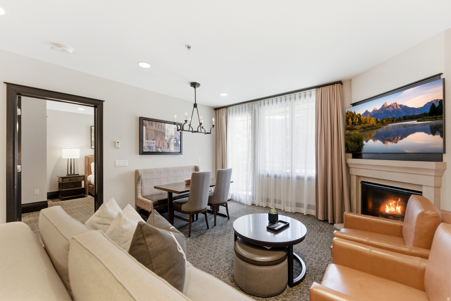 DAKOTA MOUNTAIN LODGE - Residential