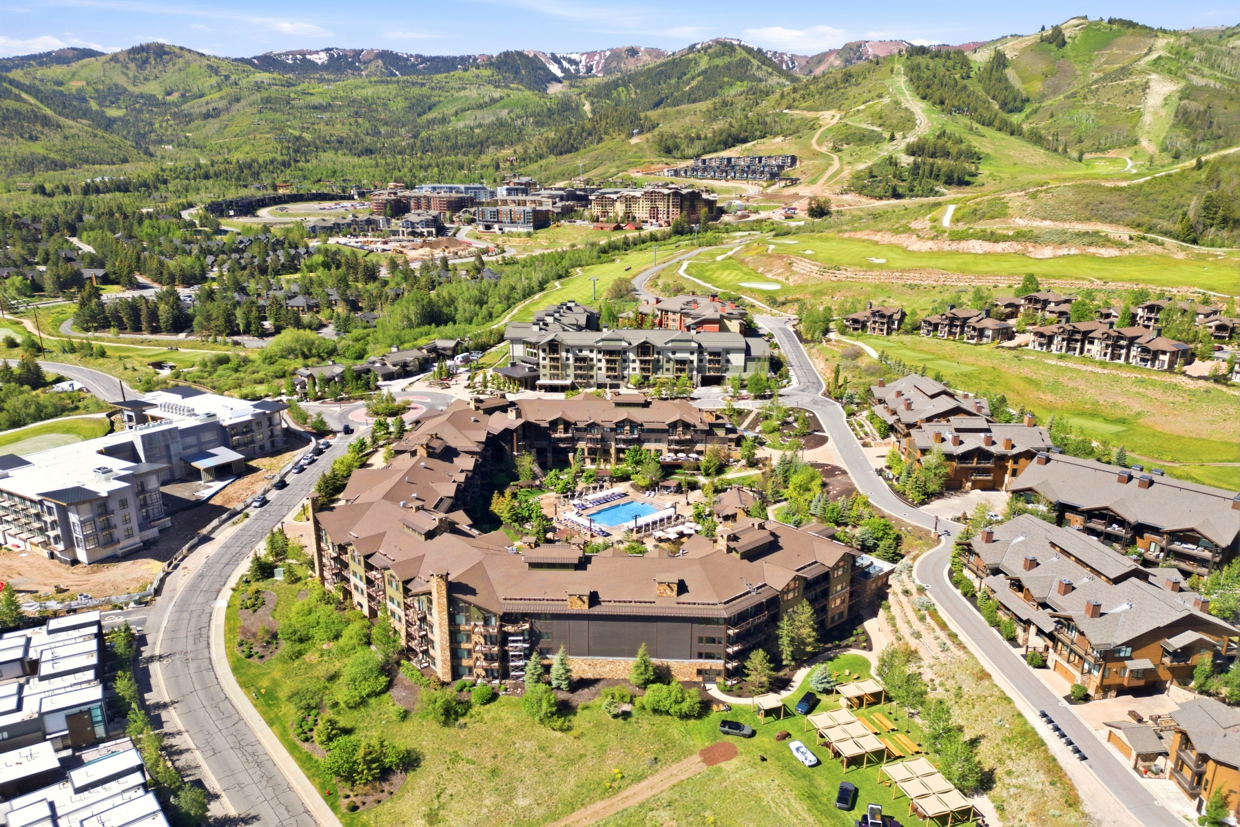DAKOTA MOUNTAIN LODGE - Residential